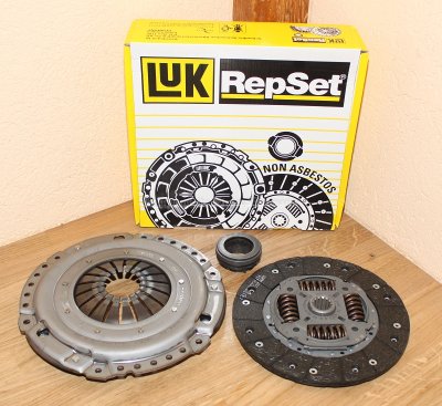 (Bild für) LAGERWARE KUPPLUNG KUPPLUNGSSATZ LUK 623097200 FÜR/KOMPATIBEL ZU OPEL CALIBRA VECTRA TURBO 4X4 C20LET MOTOR F28 GETRIEBE O.E. TEILENUMMERN ZU VERGLEICHSZWECKEN: 1606965 90540822 EAN: 4005108120960