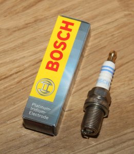 (Bild für) ZÜNDERKEZE BOSCH 0241245641 F5DP0R FÜR/KOMPATIBEL ZU O.E. TEILENUMMERN: N10206701 101000016AA 2240153J16 60579903 0060579903 EAN: 3165141049411