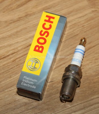(Bild für) ZÜNDERKEZE BOSCH 0241245641 F5DP0R FÜR/KOMPATIBEL ZU O.E. TEILENUMMERN: N10206701 101000016AA 2240153J16 60579903 0060579903 EAN: 3165141049411