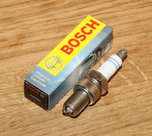 (Bild für) ZÜNDKERZE BOSCH WR6DP0 0242240555 FÜR/KOMPATIBEL ZU EAN: 3165141051865