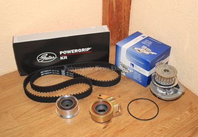 (Bild für) ZAHNRIEMENSATZ GATES K015205 INKL. WASSERPUMPE BUGATTI FÜR/KOMPATIBEL C20XE C20LET MOTOR BIS MOTORNUMMER ZU O.E. TEILENUMMERN ZU VERGLEICHSZWECKEN: 90280404 93174266 1606197 1334017 1334038 90281612 90442207 636567 636564 636367 93174266 1606197 90323501 636732 636423 90323503 EAN: 5414465976667