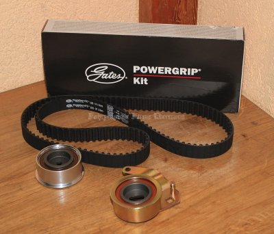 (Bild für) ZAHNRIEMENSATZ GATES K015205 FÜR/KOMPATIBEL C20XE C20LET MOTOR BIS MOTORNUMMER ZU O.E. TEILENUMMERN ZU VERGLEICHSZWECKEN: 90280404 90410225 90410224 636567 636564 636367 93174266 1606197 90323501 636732 636423 90323503 EAN: 5414465976667
